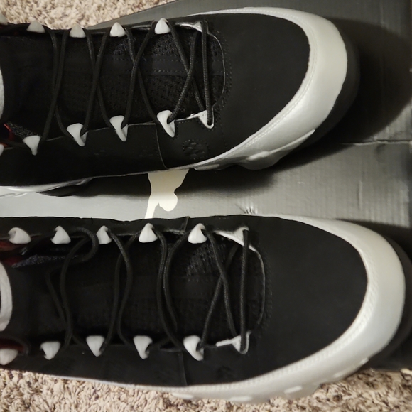 Air Jordan 9 Retro - Picture 2 of 4